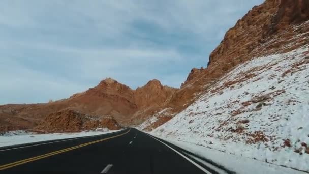 Autofahren auf der Autobahn 89 im Winter. Arizona, USA — Stockvideo