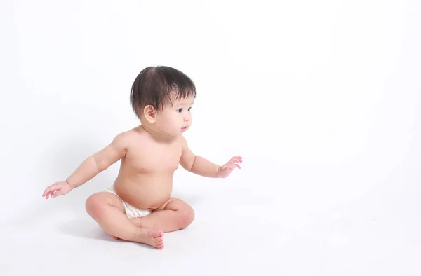 Küçük sevimli Asya bebek portresi. — Stok fotoğraf