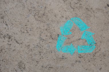 sokak yere geri dönüşüm logosu çizim tebeşir