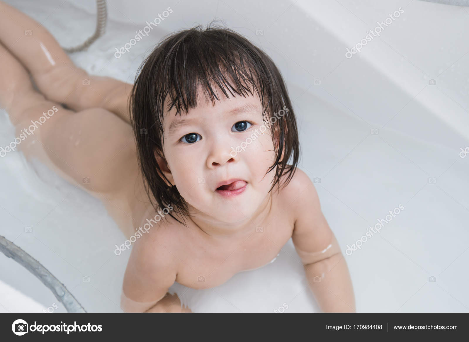 Nude Bath Time