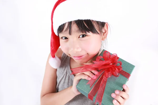 Portret Van Leuke Aziatische Meisje Dragen Rode Kerstmuts Holding Vakken — Stockfoto