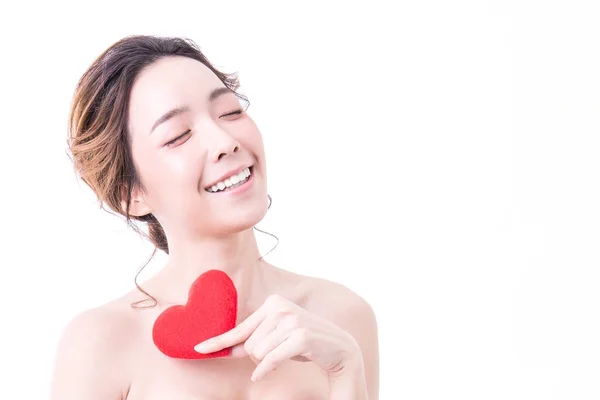 Ritratto Ragazza Con Cuore Carta Rosso Sfondo Bianco — Foto Stock