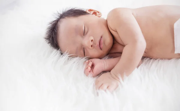 Mother Fathers Hands Holding Newborn Baby Feet Closeup Hands Asian — Stock Photo, Image