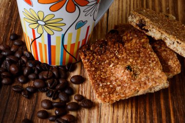 Bir fincan kahve ve ev yapımı kurabiye