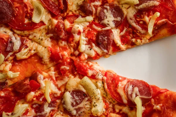 Pizza yakın çekim olmadan tek parça