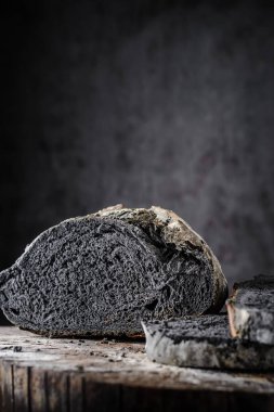 Ev yapımı ekmek ahşap tablo