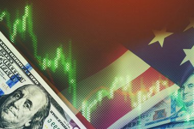 Mali kriz ve petrol fiyatları konsepti. Koyu arkaplanda Amerikan bayrağına karşı tırnak içinde çizelgeler olan dolar banknotları 