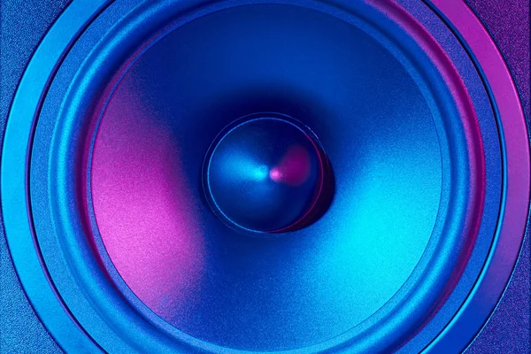 Audio Lautsprecher Mit Neonlicht Dynamische Monitor Nahaufnahme Kreativer Hintergrund — Stockfoto