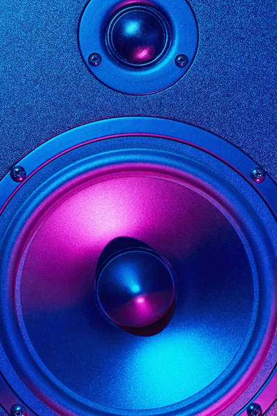 Audio Lautsprecher Mit Neonlicht Dynamische Monitor Nahaufnahme Kreativer Hintergrund — Stockfoto