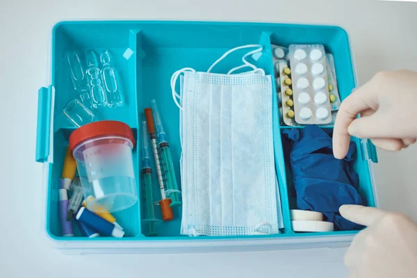 Verbandskasten Aus Nächster Nähe Medikamentenbox Für Hause Mit Medizinischen Artikeln — Stockfoto