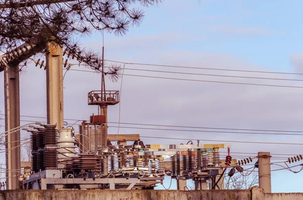 Hochspannungstrafostation Detailbild Einer Hochspannungstrafostation Seitenansicht Ausgewählter Schwerpunkt Ohne Menschen — Stockfoto