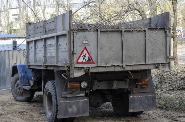 Dump Truck Cut Tree Branches Cleaning City Streets Broken Branches — Stock Photo, Image