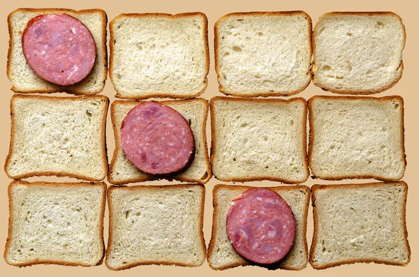 Drie Plakjes Salami Brood Voor Broodjes Twaalf Stukken Brood Gerookte — Stockfoto