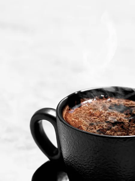 Taza Café Espresso Aromático Sobre Fondo Gris Claro Primer Plano — Foto de Stock