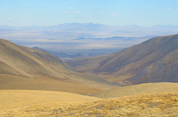 Puesta de sol en las montañas Altai — Foto de Stock