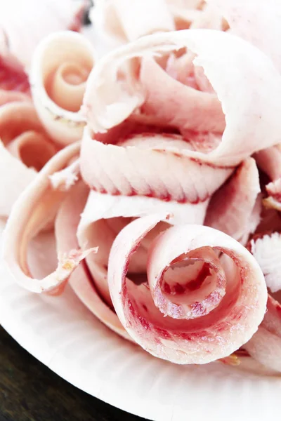 Stroganina çiğ dondurulmuş balık bir talaş olduğunu.