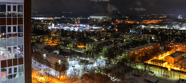Ulyanovski şehrinin yükseklerinden Panorama. Rusya