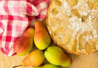  Armutlu turta. Sonbahar armutlu keki. Yakın plan. Düz leu.