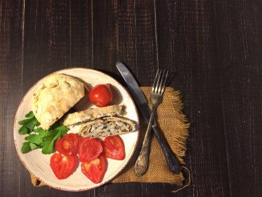 Strudel mantar ve tavuk.