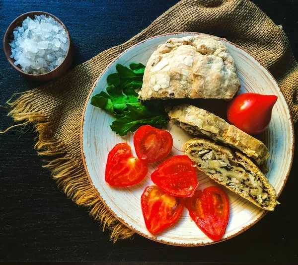 Strudel mantar ve tavuk.