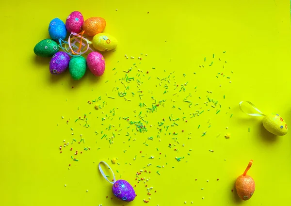 Uova Colorate Sullo Sfondo Colore Simboleggiano Gioia Hippieness Della Festa — Foto Stock