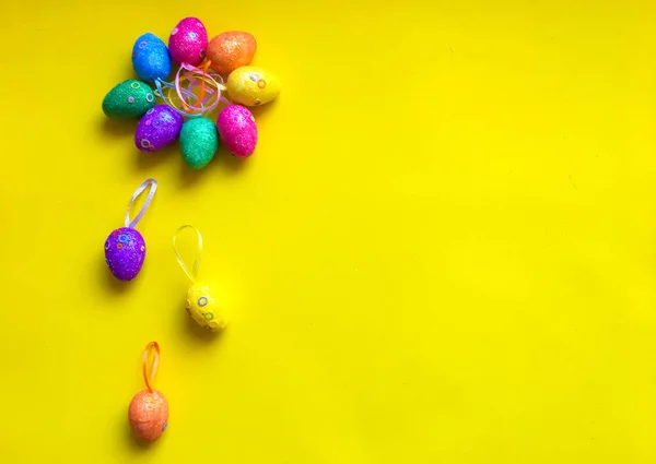 Uova Colorate Sullo Sfondo Colore Simboleggiano Gioia Hippieness Della Festa — Foto Stock