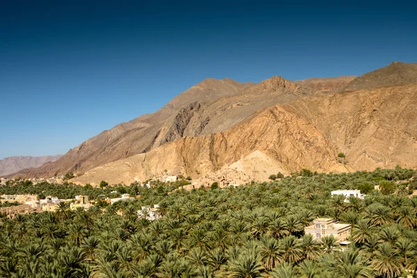 Oasenpanorama omanische Berge bei jabal akhdar al hajar Berge Stockfoto