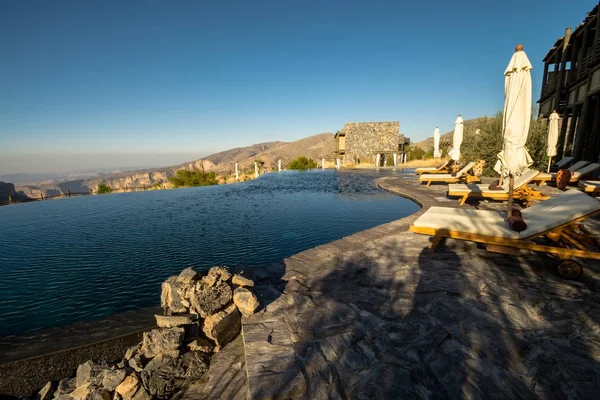 Jabal Akhdar, Omán - 20 de noviembre: Montañas de Omán en Jabal Akhdar en las montañas Al Hajar, 2017 — Foto de Stock