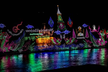 Naga Ateştopu Festivalinde Parlak Madalyalı Tekneler, Nong Khai Th