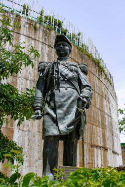 Yaman Mutart 'ın Büyük Buda Anıtı ve Toprakları