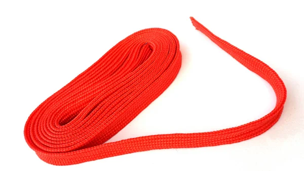 Rotes Seil Auf Weißem Hintergrund Stoffseil Roter Farbe Gefaltet Einer — Stockfoto