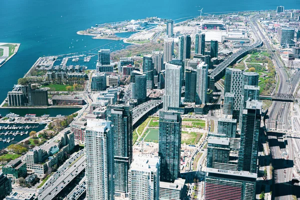 Toronto downtown and harbor aerial view from CN Tower. — Stock Photo, Image