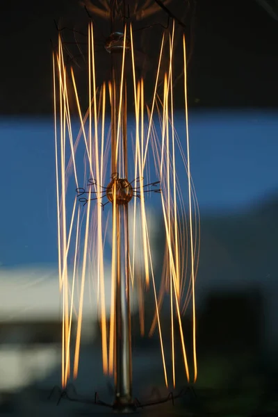 Increíble Corriente Eléctrica Espiral Dentro Una Bombilla Luz Cristalina Retro — Foto de Stock