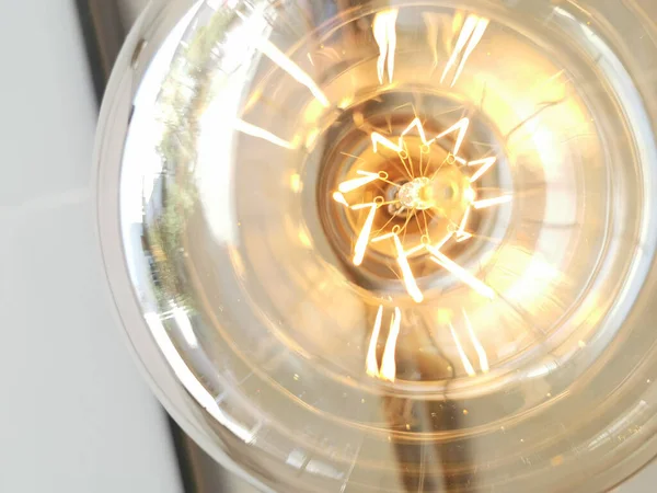 Increíble Corriente Eléctrica Espiral Dentro Una Bombilla Luz Cristalina Retro — Foto de Stock