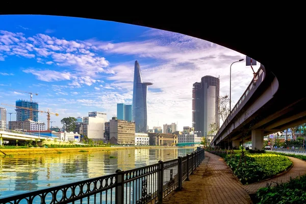 Pemandangan Kota Dari Kanal Ben Nghe Kota Hochiminh Vietnam Its — Stok Foto