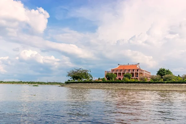 Ho Chi Minh City-Vietnam: Nha Rong port Hochiminh City, Vietnam, görünümü. Bu bağlantı noktası Saygon Nehri üzerinde yer almaktadır ve 1862 yılında Fransız egemenliği sırasında inşa edilmiştir ve şimdi bu Hochiminh şehrin bir semboldür.