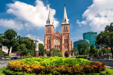 Hochiminh City - Vietnam: Notre Dame Katedrali Ho Chi Minh City, Vietnam. Fransız hakimiyeti yılda inşa 1880 ve tasarlanmış tarafından J. Bourard mimar.