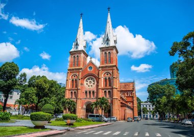 Hochiminh City - Vietnam: Notre Dame Katedrali Ho Chi Minh City, Vietnam. Fransız hakimiyeti yılda inşa 1880 ve tasarlanmış tarafından J. Bourard mimar.