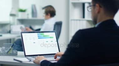 Genç işadamı istatistikleri ile çalışma 