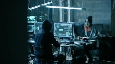 Takım uluslararası aranan hacker Teem kurumsal sunuculara gelişmiş Malware saldırı düzenlemek. Karanlık bir yerdir ve sahip birden fazla görüntüler.