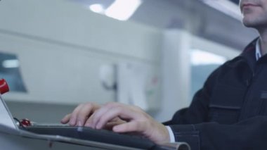 Mühendis Cnc makine fabrikası kurma zor şapka