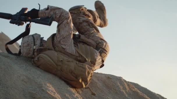 Soldier Rolling Down the Hill. Slow Motion. — Stock Video