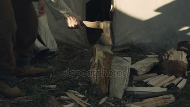 Man Chopping Wood. Life of Civilian People at the Village. Medieval Reenactment. — Stock Video