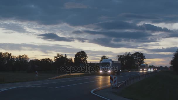 Camion guida in autostrada . — Video Stock