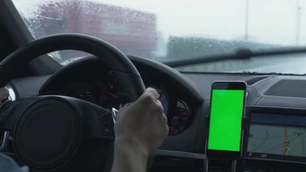 电话的车舱内绿屏的镜头。伟大的模拟用法. — 图库视频影像