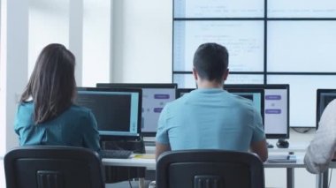 Bilgisayar sınıfı programlama öğrenme öğrenci grubu