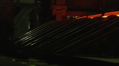 Erimiş yanma işleme ağır sanayi makineleri Metal Bar sıcak.