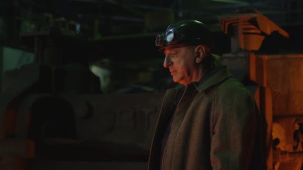 Heavy Industry Worker Doing Quality Control in Foundry. Rough Industrial Environment. Wide Shot. — Stock Video