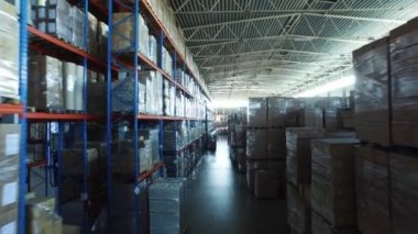 Hava dron vurdu içinde lojistik ambar