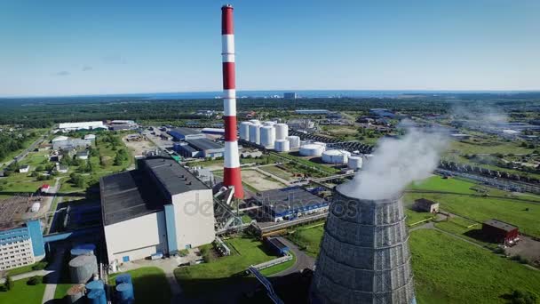 Letecký snímek průmyslové oblasti — Stock video